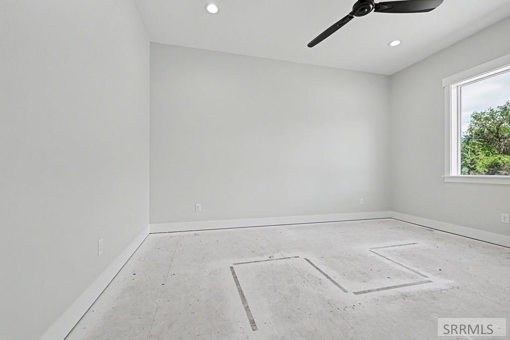 480 Willow Bend Avenue Property Photo 4