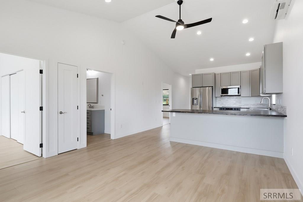 101 Everly Street Property Photo 2