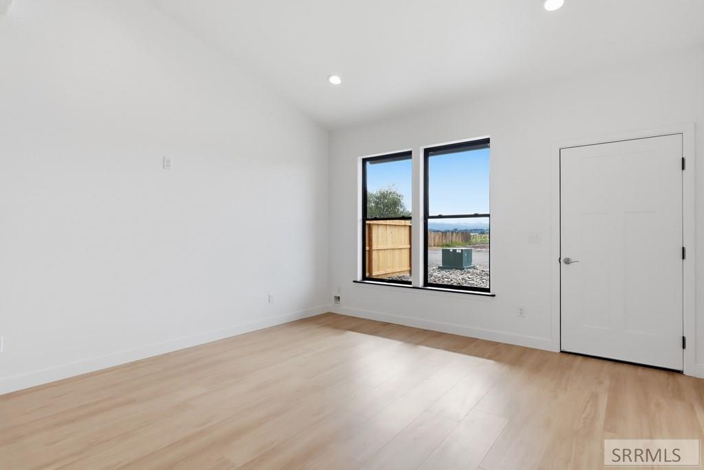 101 Everly Street Property Photo 4