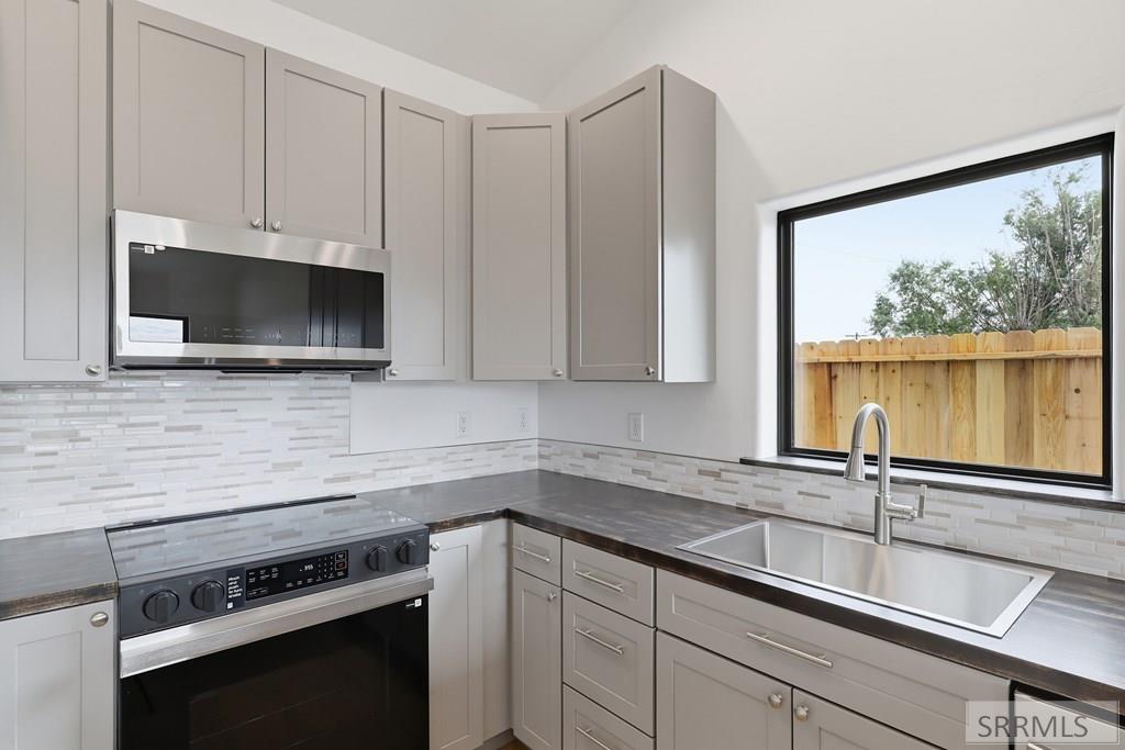 101 Everly Street Property Photo 21