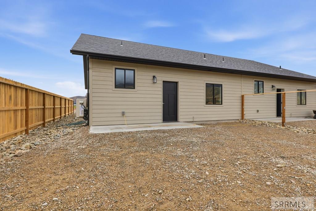 101 Everly Street Property Photo 25