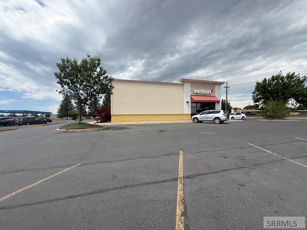 752 E 17th Street Property Photo 4