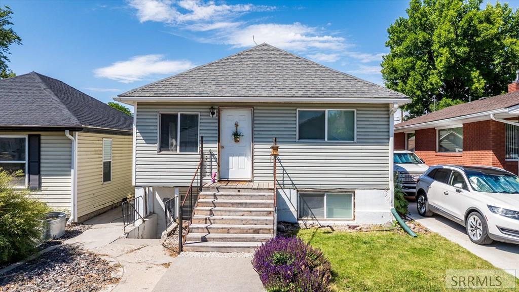 421 N 8th Avenue Property Photo 2