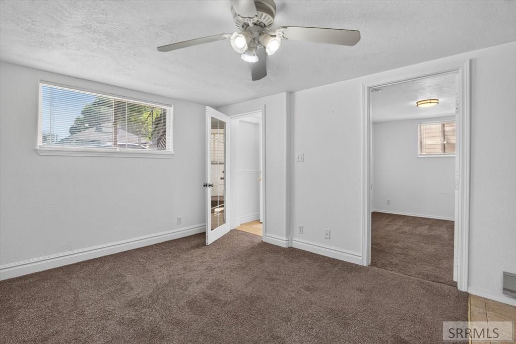 421 N 8th Avenue Property Photo 5