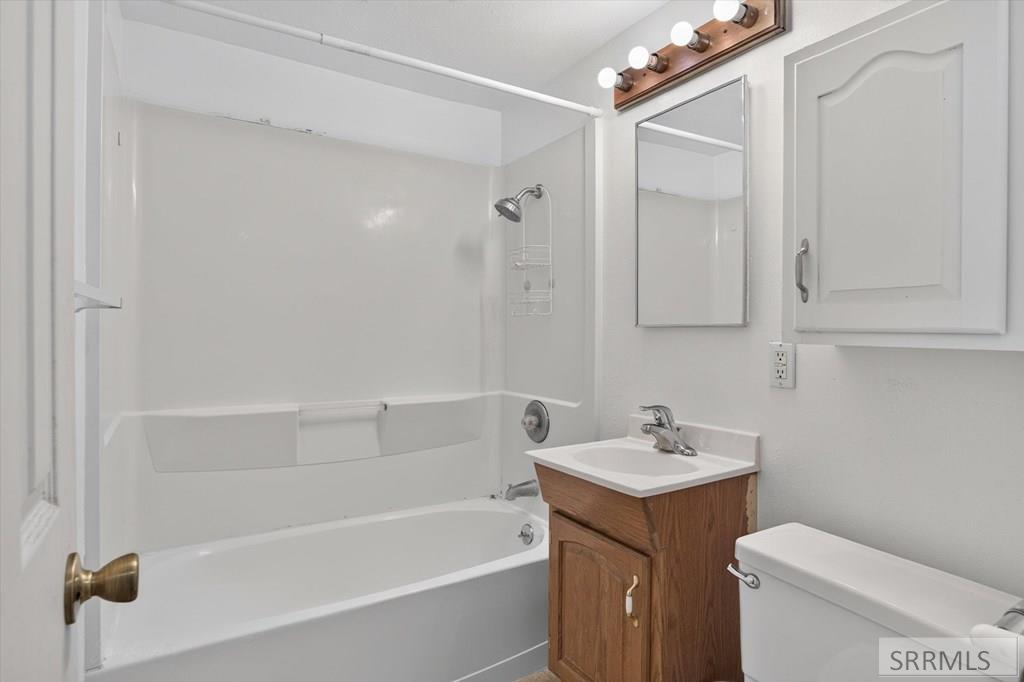 421 N 8th Avenue Property Photo 9