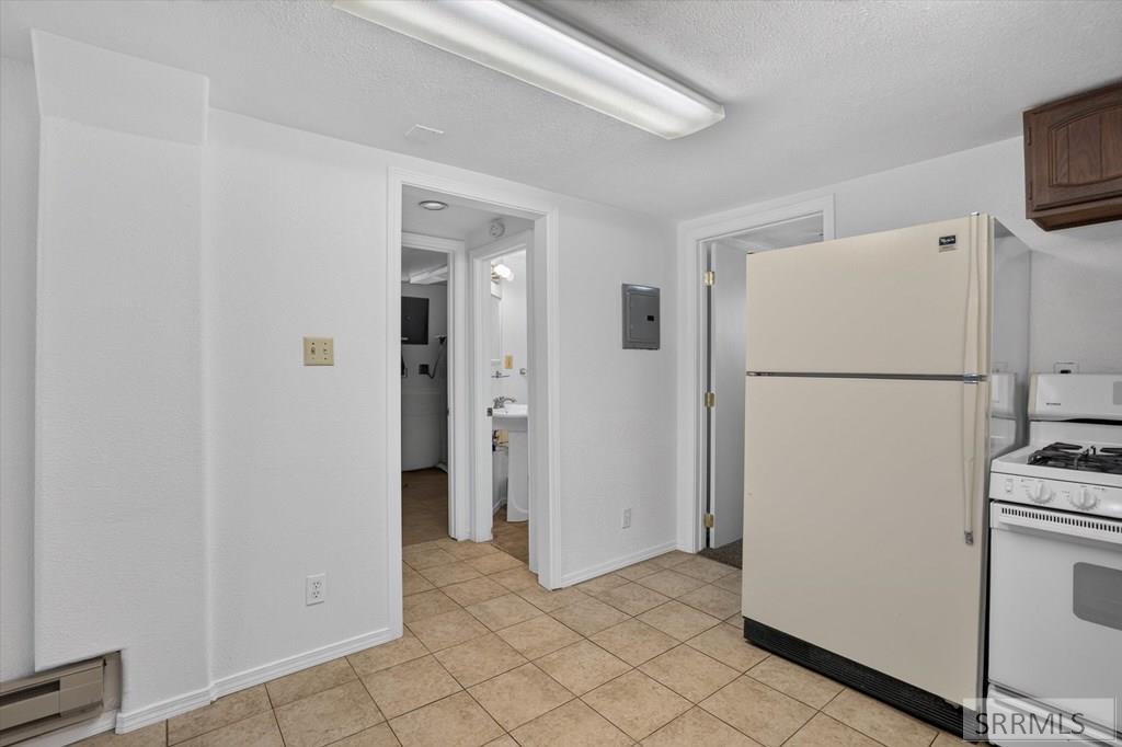 421 N 8th Avenue Property Photo 14