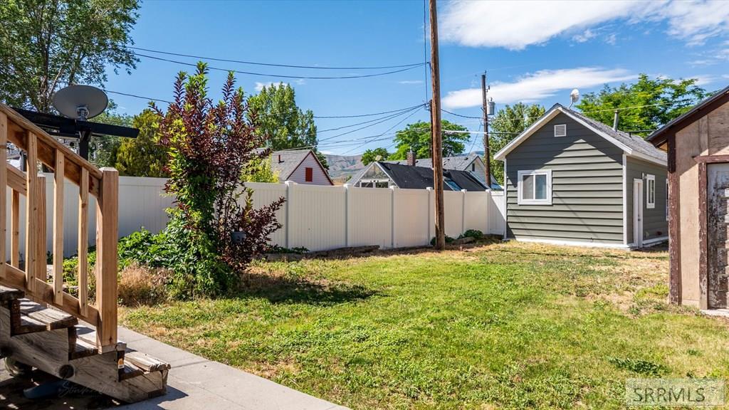 421 N 8th Avenue Property Photo 46