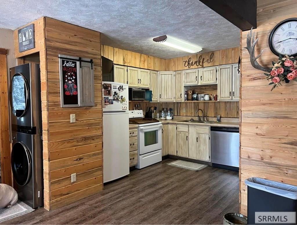 4143 Huckleberry Loop Road # 1 Property Photo 2