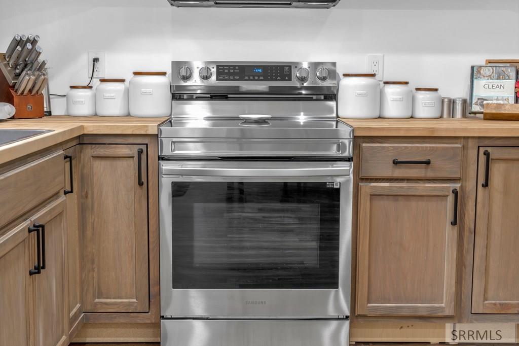 3104 S 2810 W Property Photo 11