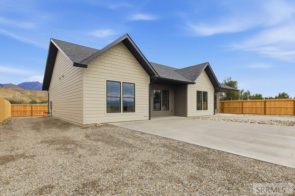 103 Everly Street Property Photo 3