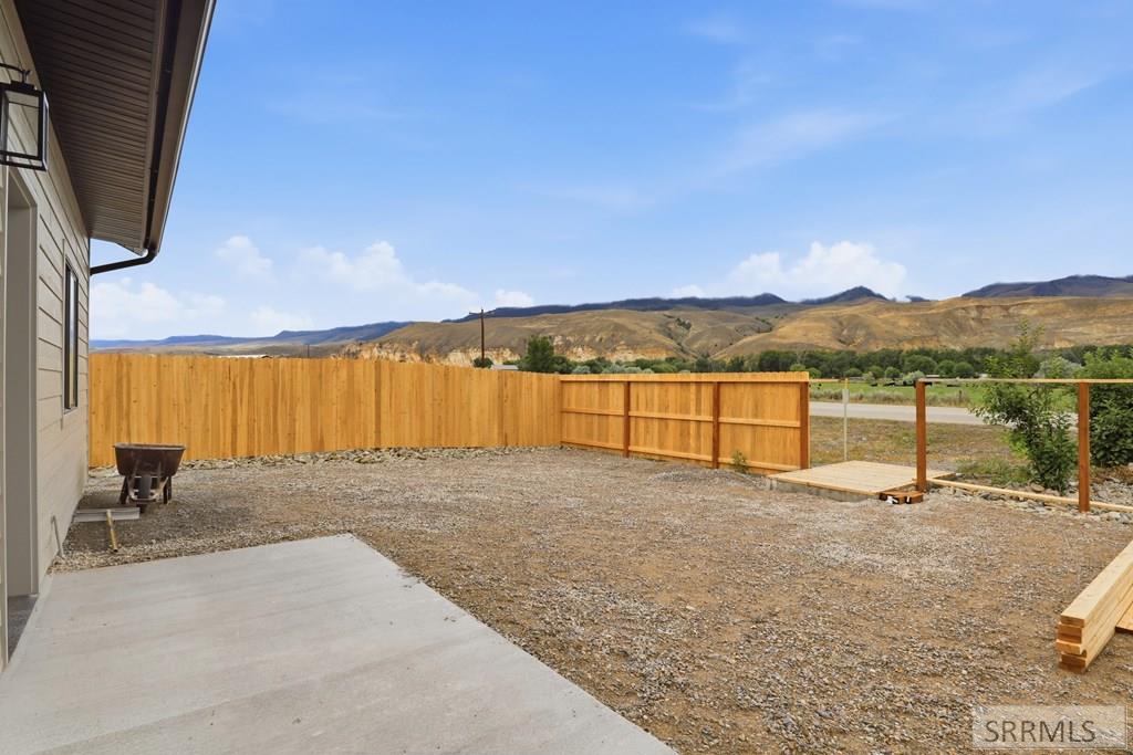 103 Everly Street Property Photo 5