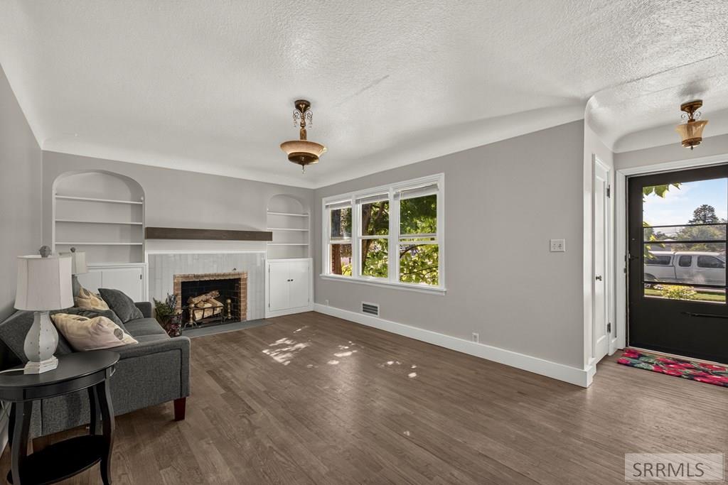 851 S Shilling Avenue Property Photo 5