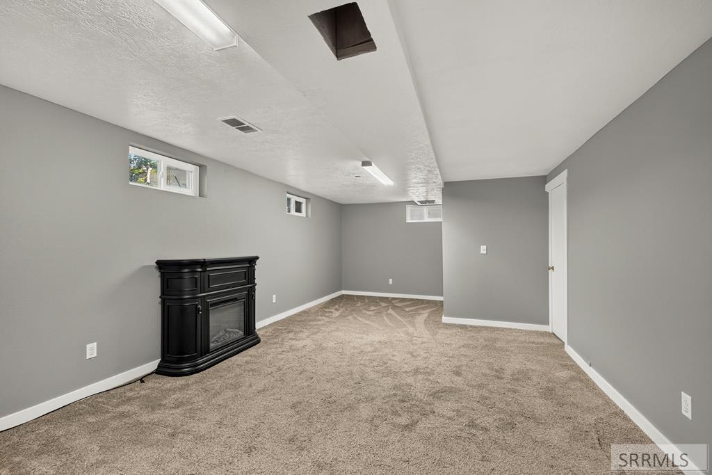 851 S Shilling Avenue Property Photo 9