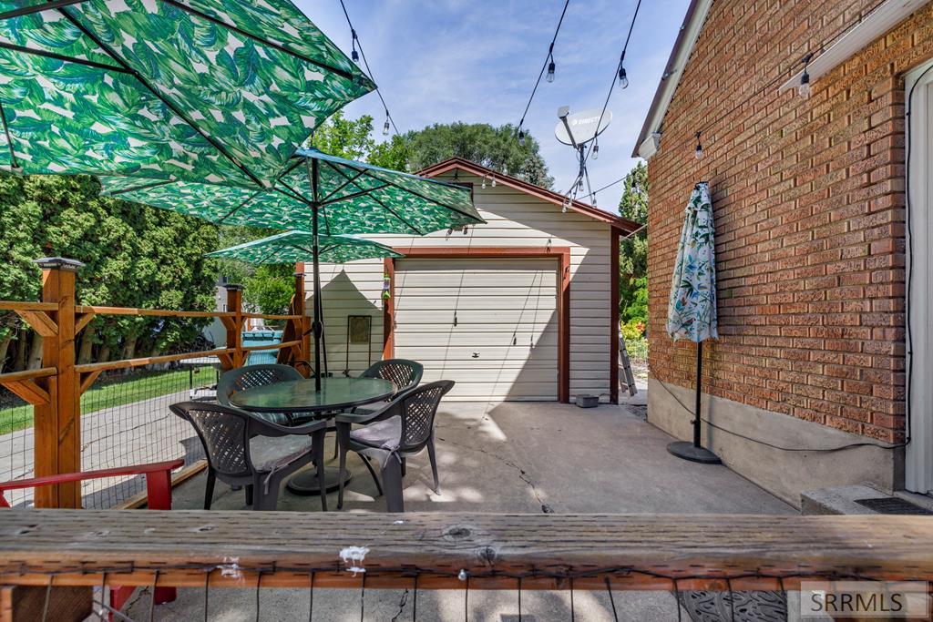 851 S Shilling Avenue Property Photo 12