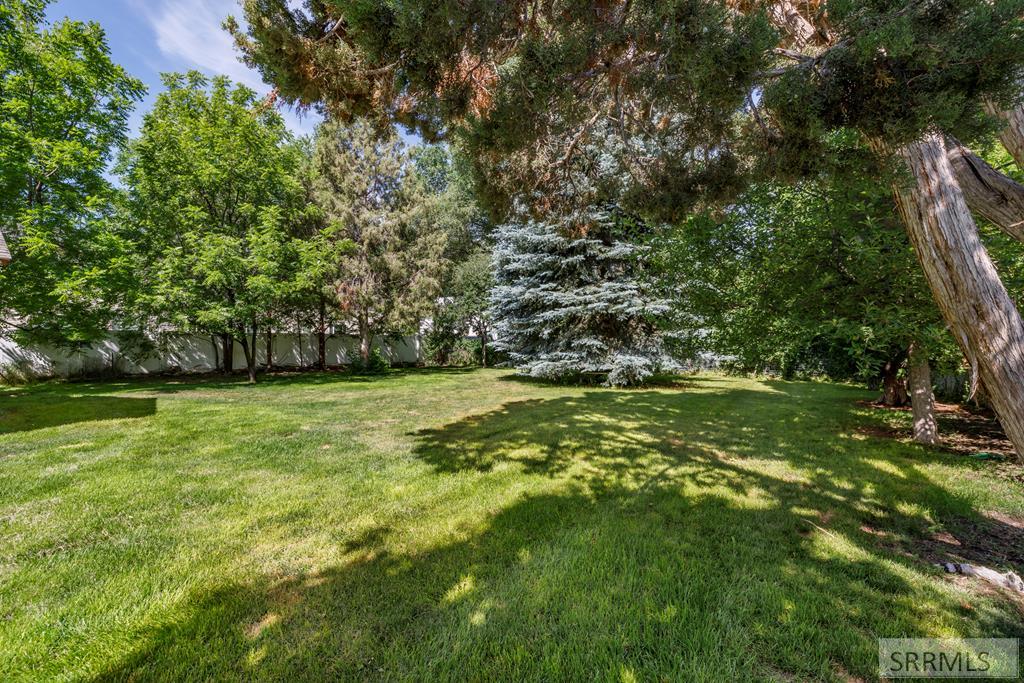 851 S Shilling Avenue Property Photo 13