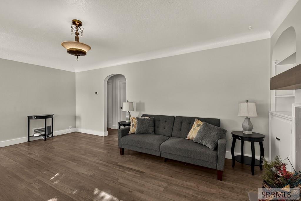 851 S Shilling Avenue Property Photo 22