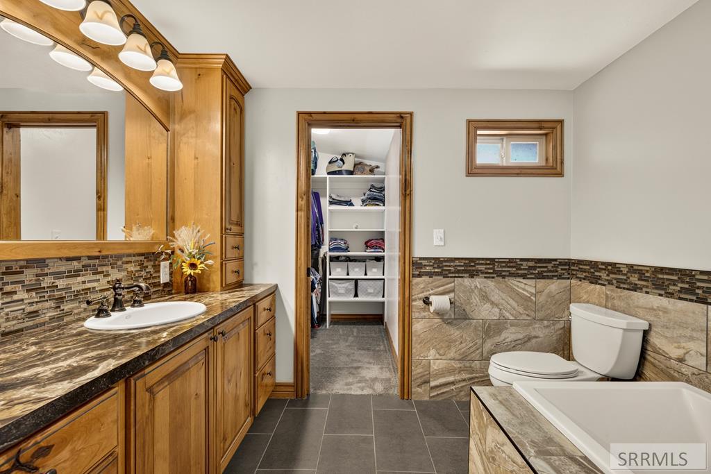 156 S 1300 W Property Photo 18