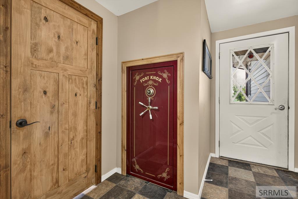 156 S 1300 W Property Photo 28