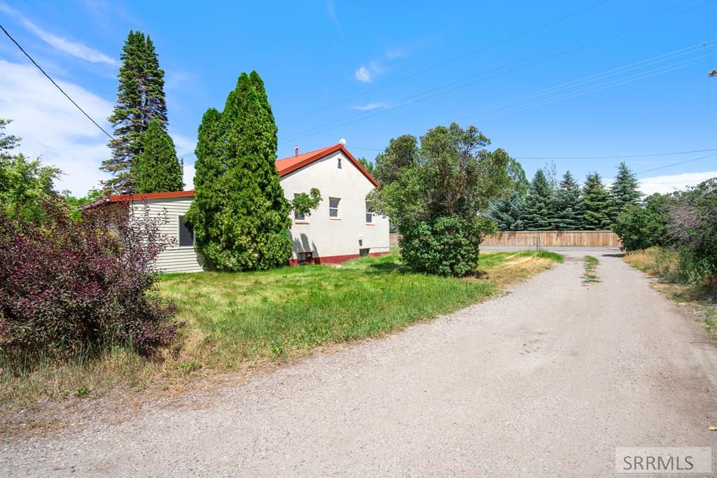 151 N 4000 E Property Photo 42
