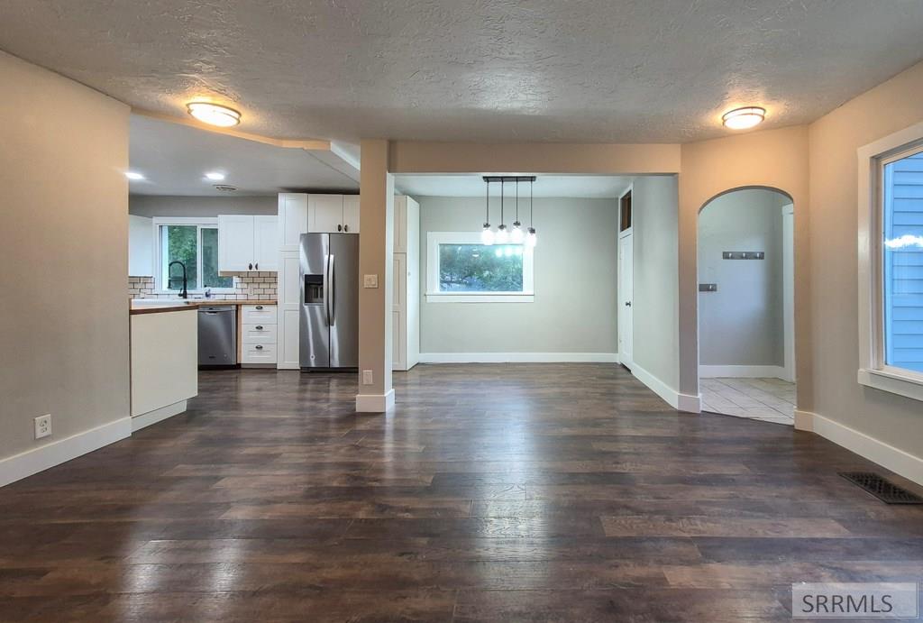 862 Highland Street Property Photo 5