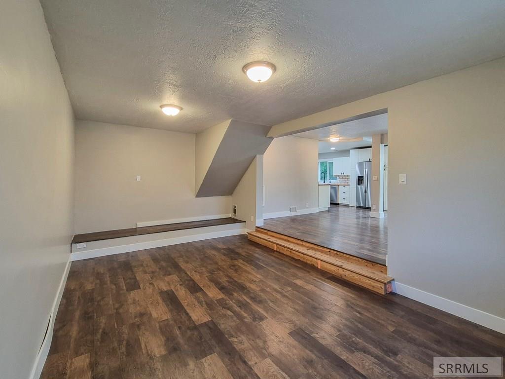 862 Highland Street Property Photo 8