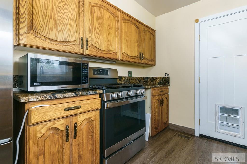 495 Packard Property Photo 16