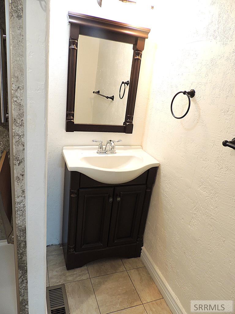329 N Bridge Street Property Photo 7
