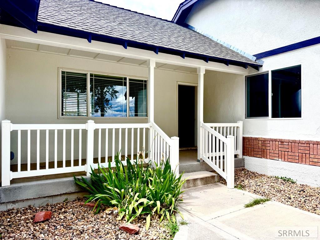 709 N 3400 E Property Photo 2