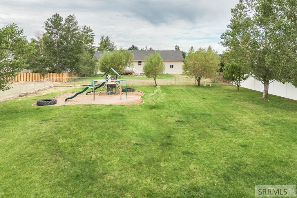 182 Merrill Way Property Photo 43