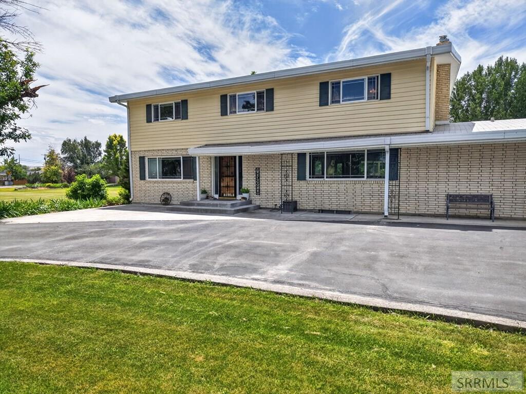 1385 S Shilling Avenue Property Photo 3