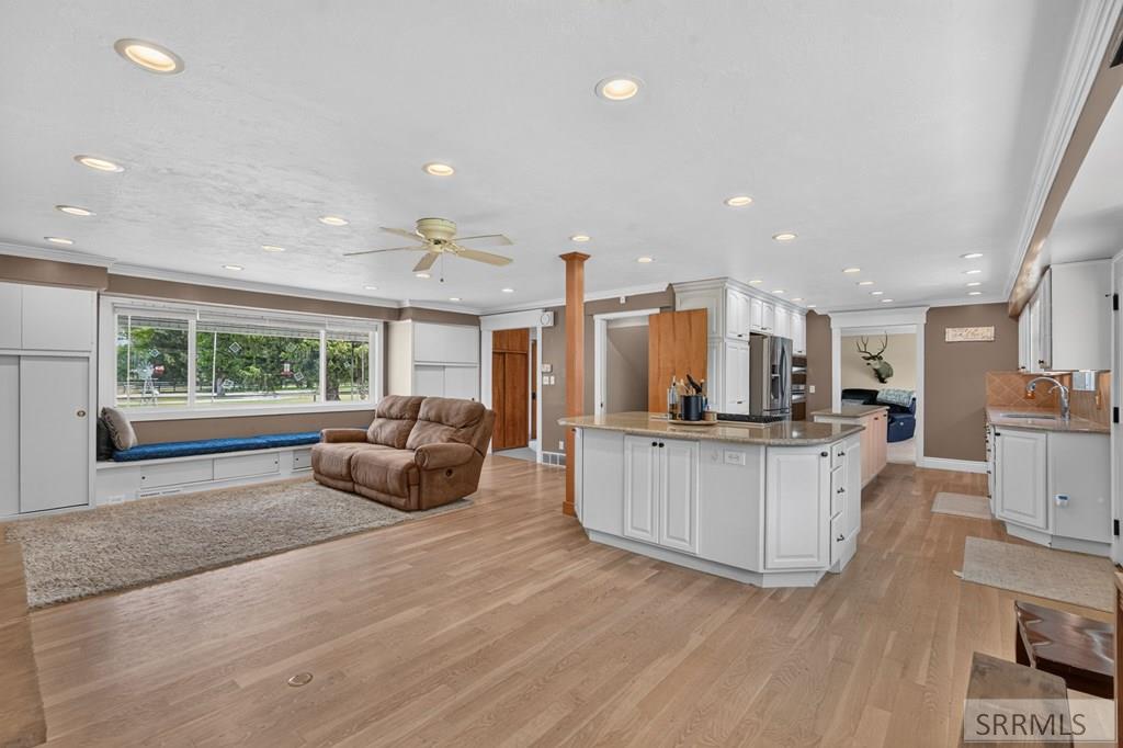 1385 S Shilling Avenue Property Photo 15