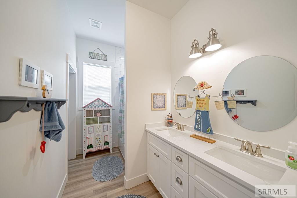 4116 E 206 N Property Photo 54