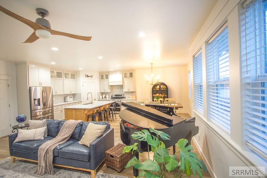 4900 Torcello Drive Property Photo 13