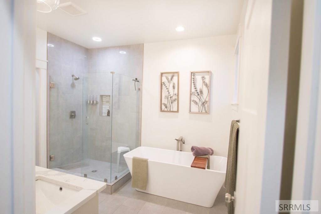 4900 Torcello Drive Property Photo 32