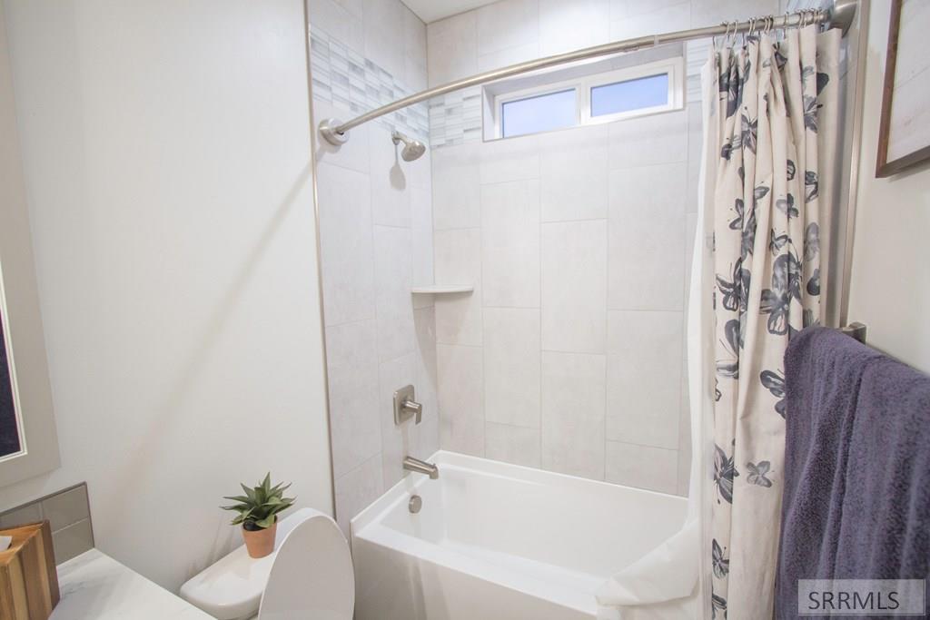 4900 Torcello Drive Property Photo 45