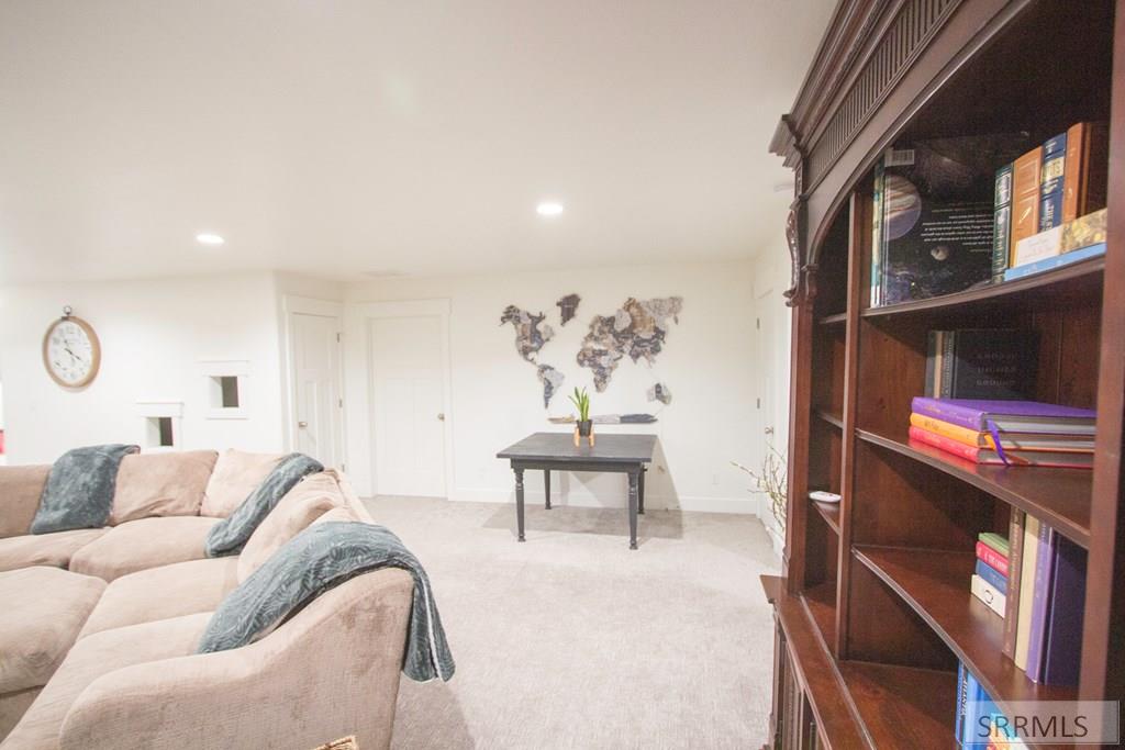 4900 Torcello Drive Property Photo 60