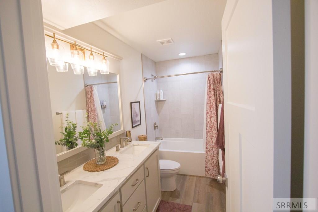 4900 Torcello Drive Property Photo 70