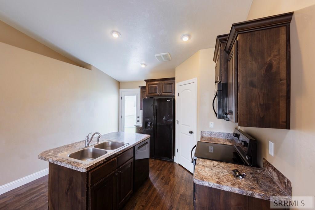 4261 Liberty Drive Property Photo 8