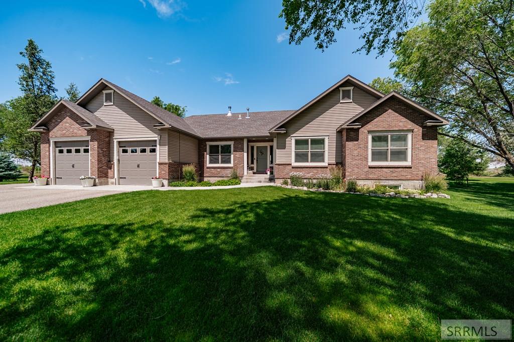 4311 E 265 N Property Photo 5