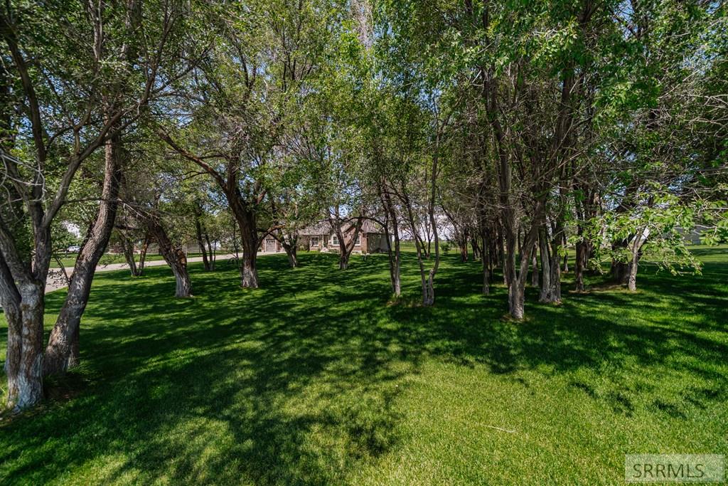 4311 E 265 N Property Photo 6