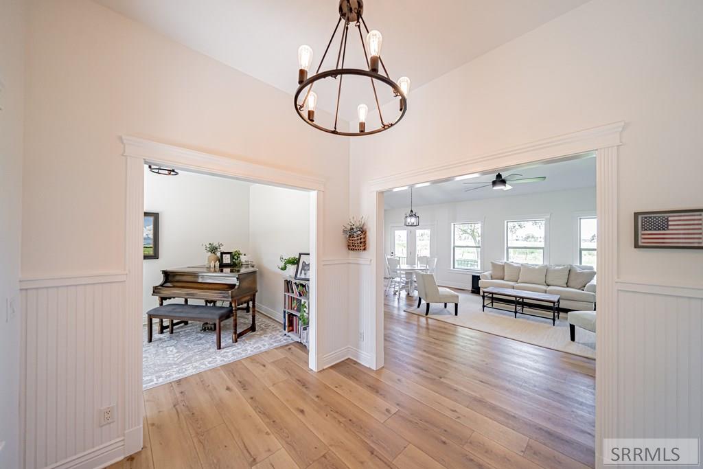 4311 E 265 N Property Photo 10