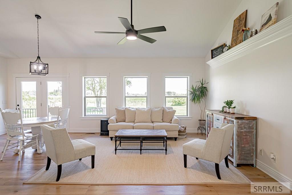 4311 E 265 N Property Photo 14