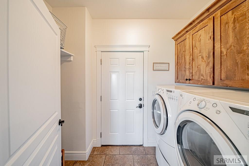 4311 E 265 N Property Photo 29