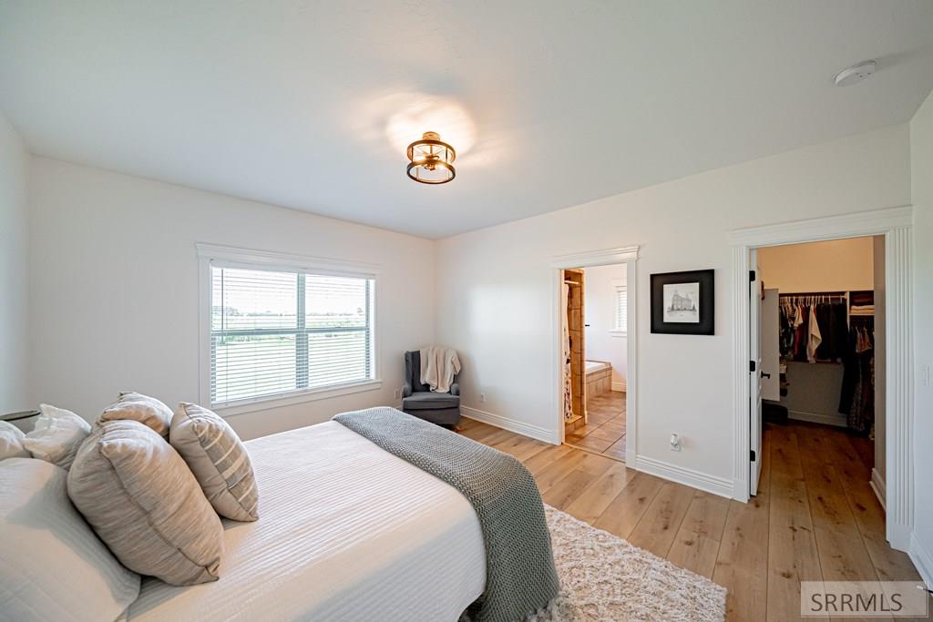 4311 E 265 N Property Photo 35