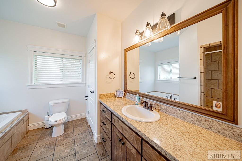 4311 E 265 N Property Photo 39