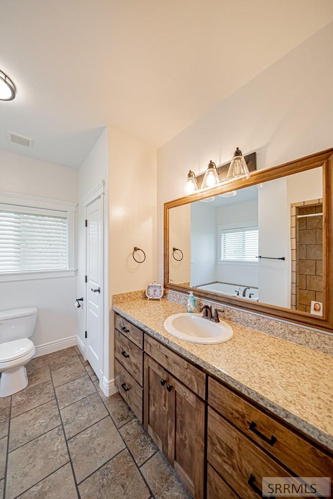4311 E 265 N Property Photo 40