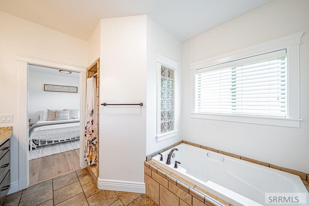 4311 E 265 N Property Photo 42