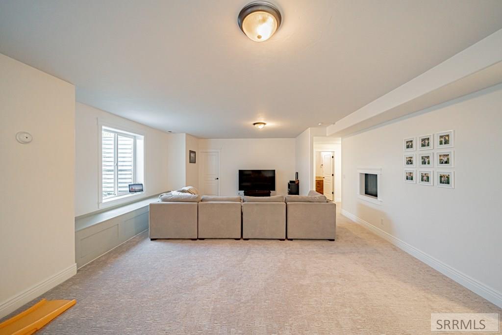4311 E 265 N Property Photo 57
