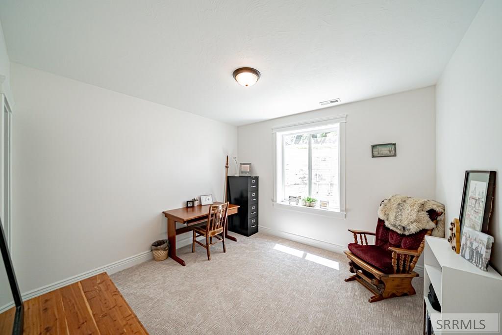4311 E 265 N Property Photo 58