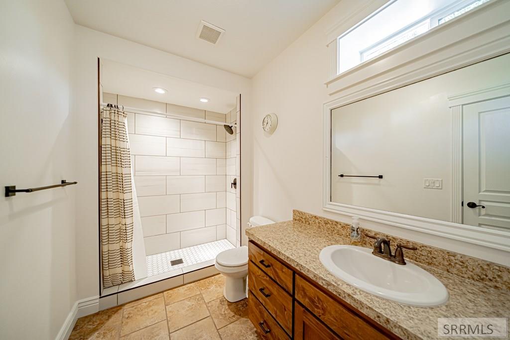 4311 E 265 N Property Photo 62